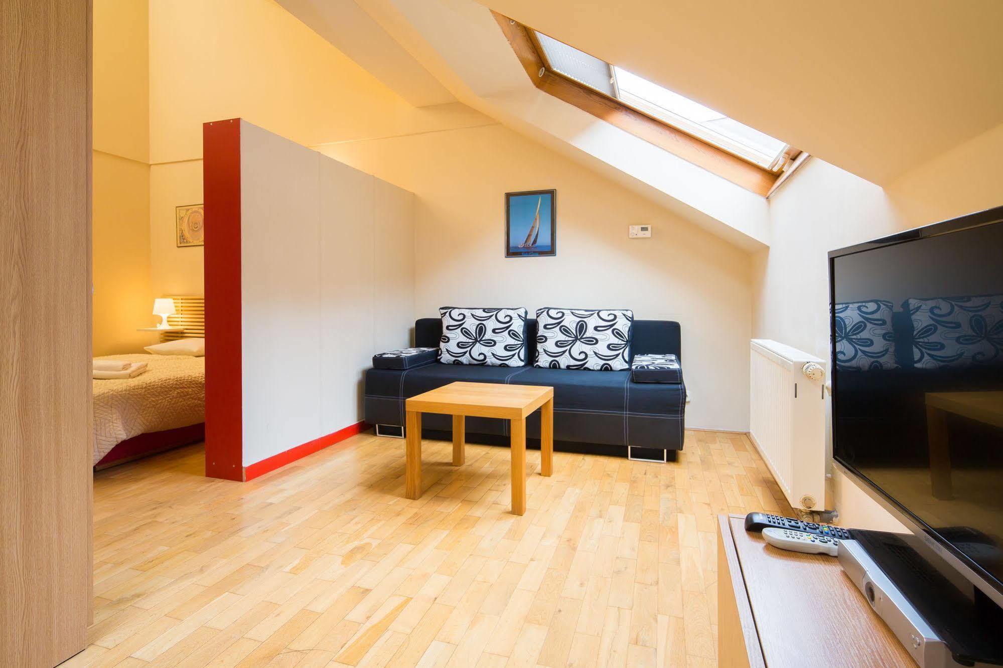 Picasso Apartament *